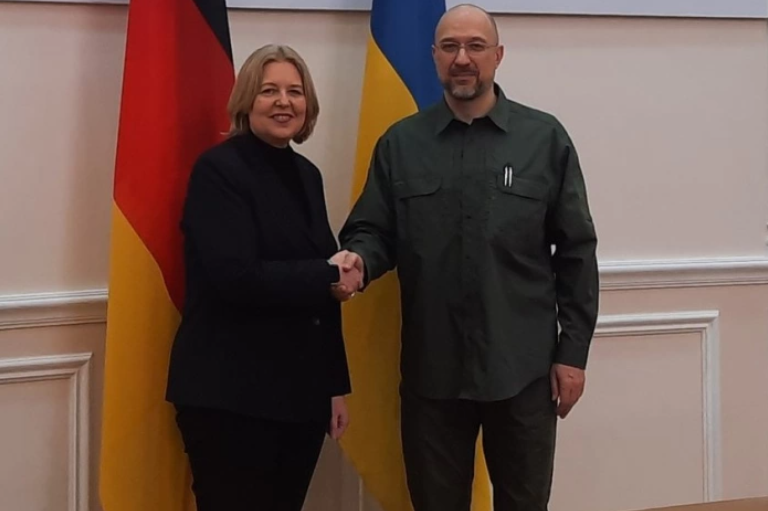 Председателката Бундестага Бербел Бас пристигна в Киев