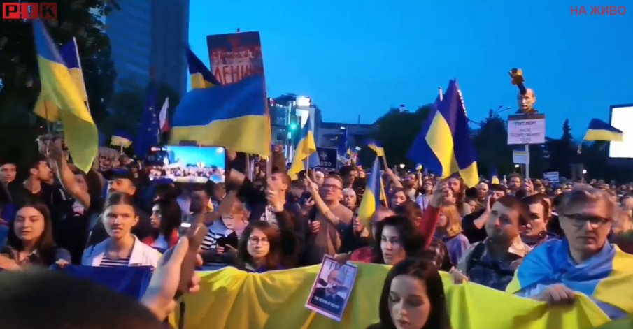 АНАЛИЗ ПО ОРУЕЛ: Романсът на Путин с руския фашизъм