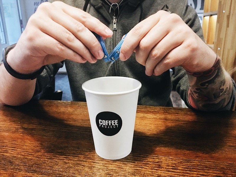 5 храни и напитки, които цял живот сме отваряли грешно