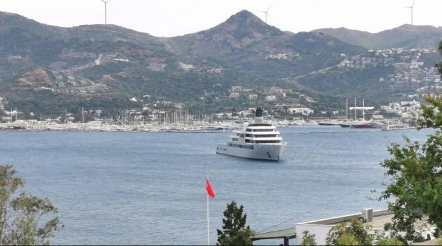 Руските олигарси местят яхтите на Турската ривиера