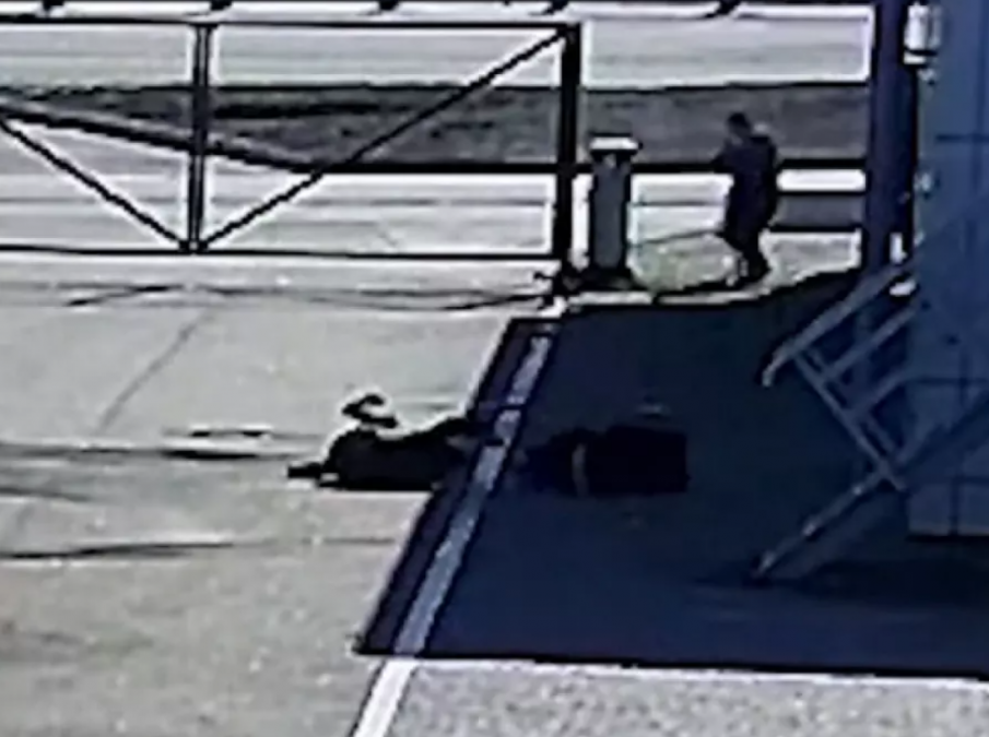 CNN публикува ШОКИРАЩО ВИДЕО (18+) как руски войници хладнокръвно разстрелват двама цивилни украинци