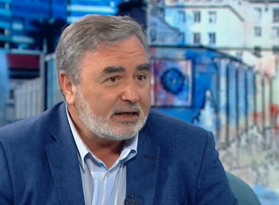 Доц Ангел Кунчев: Още не можем да приравним COVID-19 към грипната епидемия