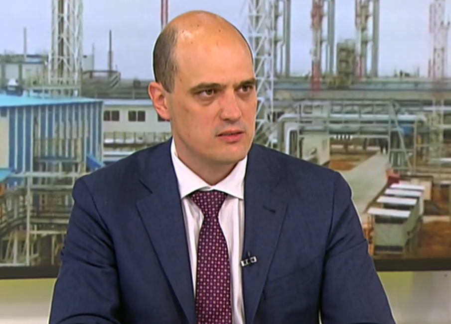 Зам.-министър: Предвижда се отстъпка от 25 стотинки на литър за бензин и дизел