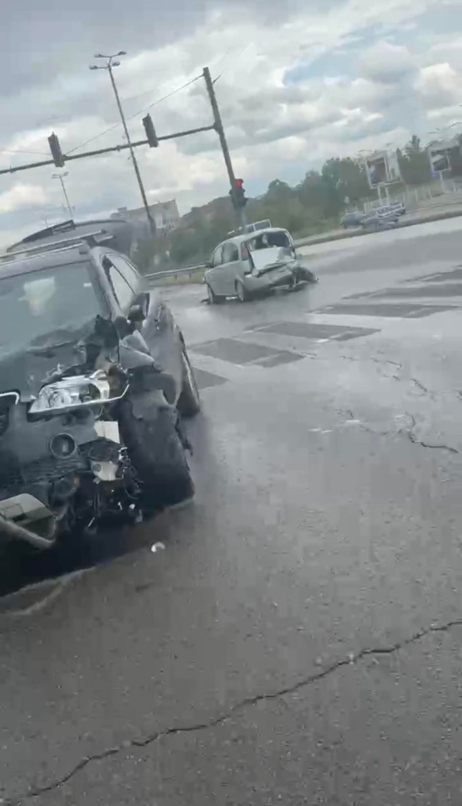 Две сестрички са в болница след каскада на пътя Дъскотна - Билка