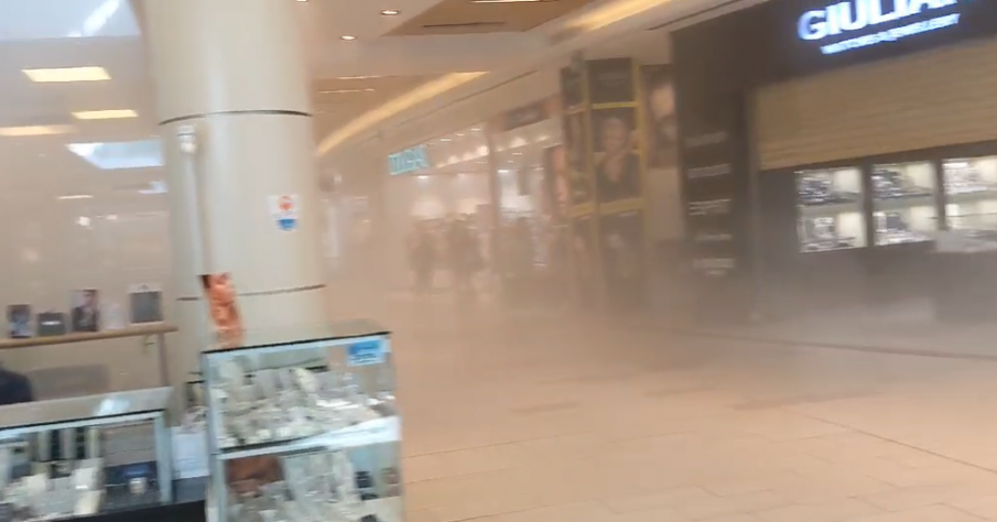 Пожар лумна в Гранд мол във Варна