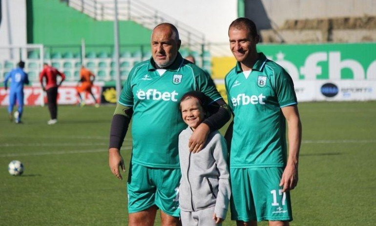 Борисов изведе с капитанската лента ветераните на „Витоша“ (Бистрица) на стадион „Ивайло“ (СНИМКИ/ВИДЕО)