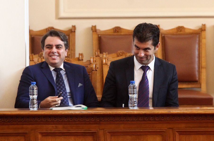 ЕФЕКТЪТ ХАРВАРД! Киро и Асен затриват България: От началото на годината 30 хиляди работни места са се изпарили безвъзвратно