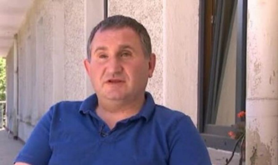 БЕЗБОЖНИЦИ! Гонят незрящ от храмове заради куче водач