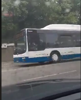 Протест на служителите на градския транспорт и в Благоевград - автобуси задръстиха центъра (ВИДЕО) Протест на служителите на градския транспорт и в Благоевград - автобуси задръстиха центъра (ВИДЕО)