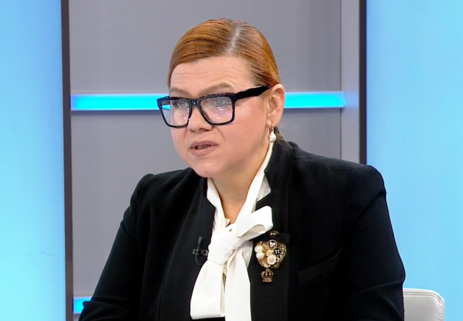 Авторката на Ще ти скъсам г*за ревна, че я погнали заради санкцията срещу Ергенът