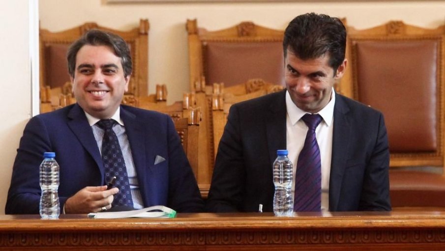 ГОРЕЩО В ПИК: Безобразните лъжи на Асен Василев и Надежда Йорданов за фашисткия закон. Схемата на кръга Капитал за разправа с неудобните