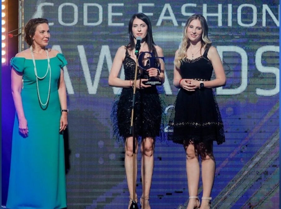 Дефилираха с рокли на София Борисова на премиерата на Топ Гън в Кан (СНИМКИ)