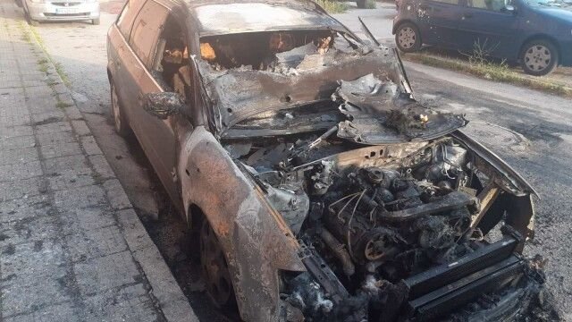 ЗА ВТОРИ ПЪТ: Подпалиха колата на инспектор от ДАИ в Пазарджик
