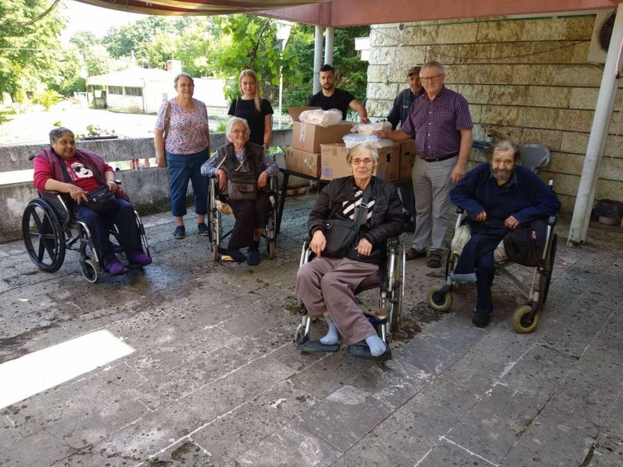 Френско семейство направи щедро дарение на Ловеч