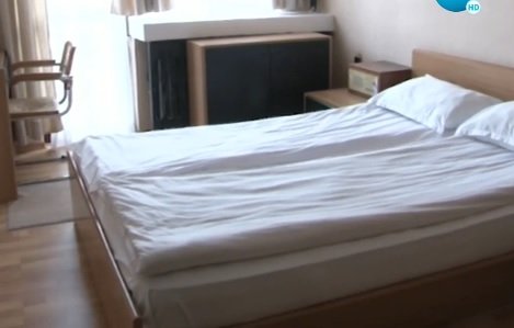 57 украинци са настанени в почивната база на БДЖ в „Паничище“, има недоволство 57 украинци са настанени в почивната база на БДЖ в „Паничище“, има недоволство