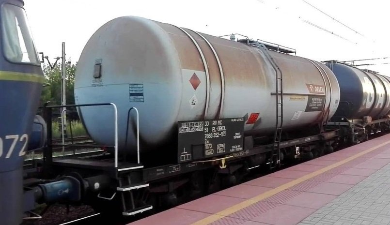 Полша прекрати безплатните доставки на гориво за Украйна