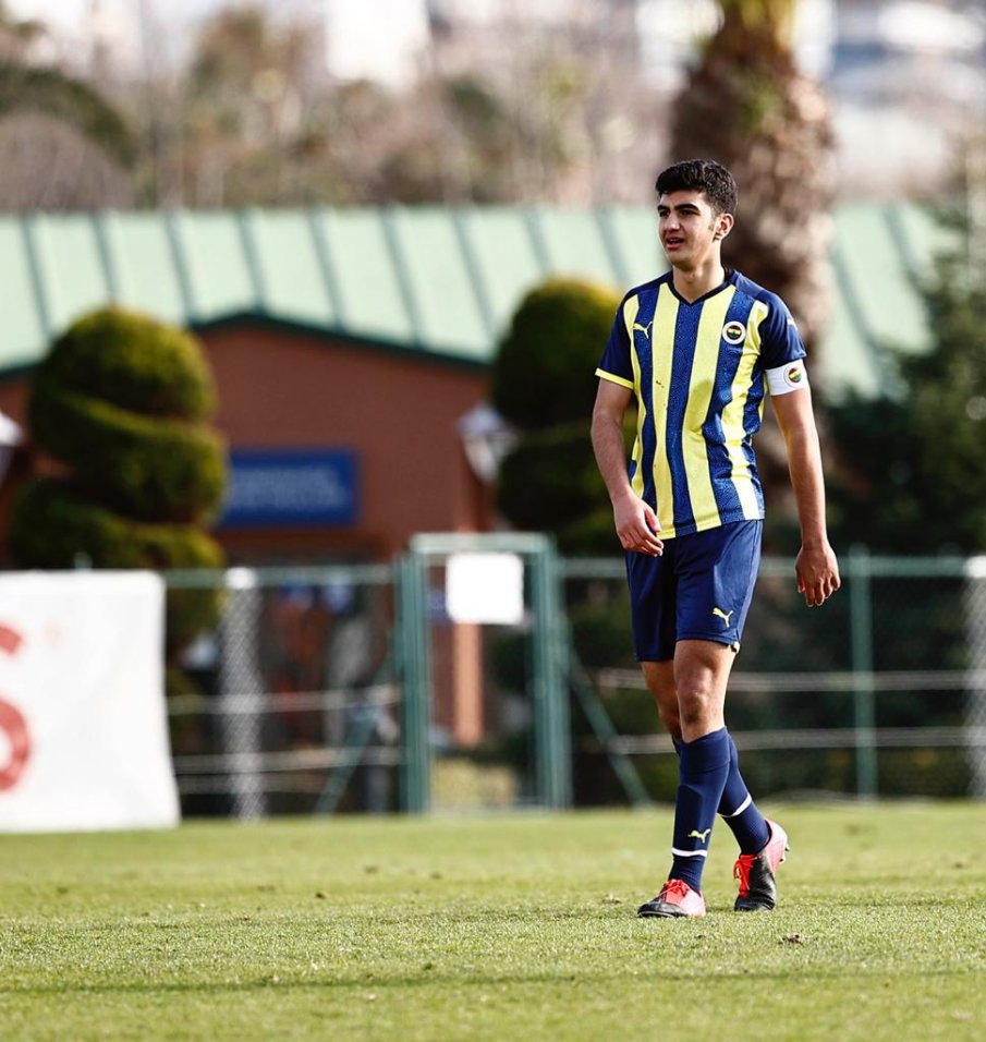 Септември напира за играч на Фенербахче