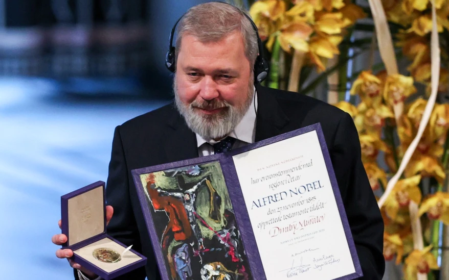 Руският журналист Дмитрий Муратов продава нобеловия си медал за мир, за да помогне на украински деца бежанци