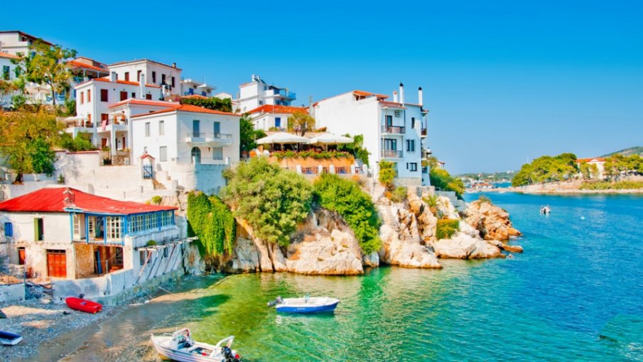 Морето изхвърли пакети с кокаин на гръцки остров