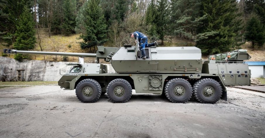Словакия доставя на Украйна самоходни гаубици