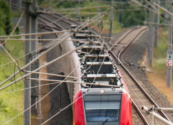 СЛЕД ОПИТ ЗА СЕЛФИ: Волтова дъга удари 16-годишно момче в Пловдив