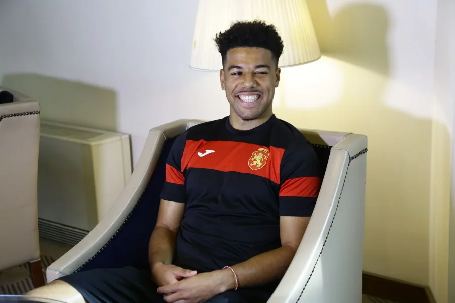 СКАНДАЛ: Национал се направи на контузен, за да кара джет (СНИМКА)