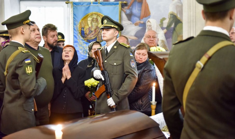 Украйна с ужасяваща новина: Всеки ден на фронтовата линия загиват между 100 и 200 войници