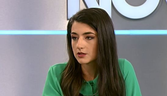 ГЕРБ към Лена Бориславова: Може да нарежда и да дава съвети на Кирил Петков и на Асен Василев, ние няма нужда от нейната юридическа сила! Нека се научи да чете и спазва законите