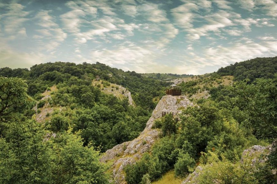 Пожарникари от Силистра спасиха бедстваща туристка (СНИМКА)