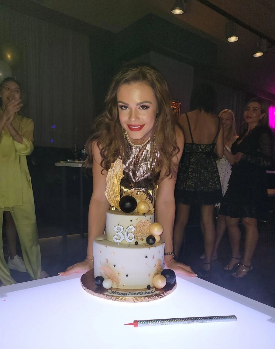 Бивша депутатка от Воля с уникален подарък от любимия мъж