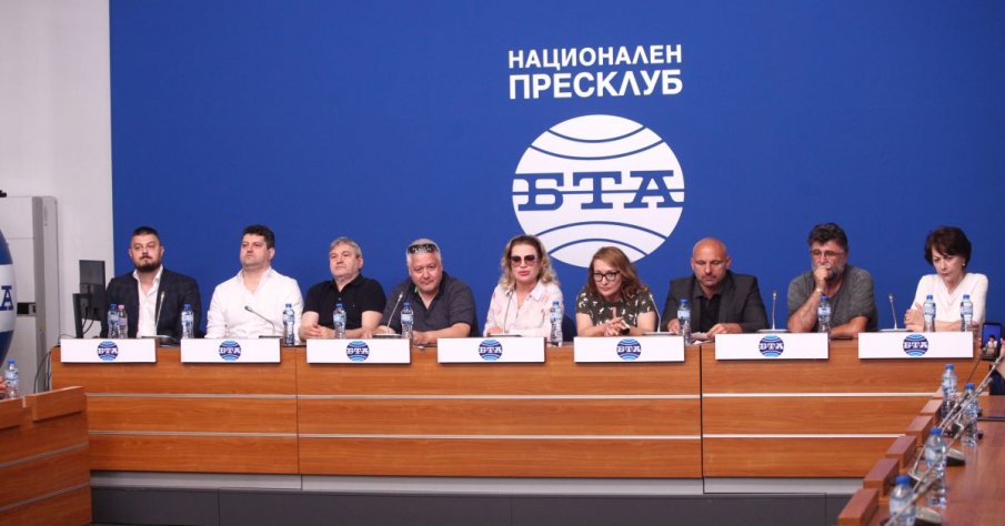 Страх тресе кочината: БТВ, Нова и другите правителствени телевизии се уплашиха от подписката срещу машините