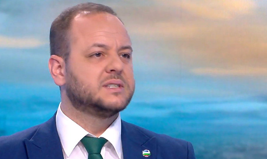 Борислав Сандов: Шоуто на Слави Трифонов вреди на България