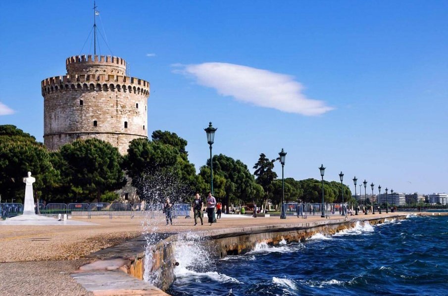 Солун взима мерки срещу безразборното паркиране на тротинетки