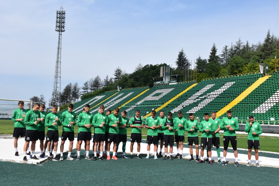 ТРУСОВЕТЕ ПРОДЪЛЖАВАТ: Феновете на Пирин поискаха оставката на треньора