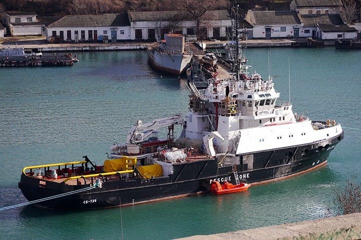 ВМС на Украйна твърдят, че са поразили натоварен с оръжие руски кораб в Черно море