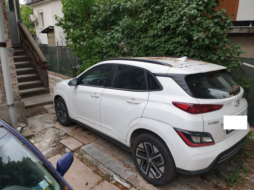 Откриха краден автомобил в София, има задържан