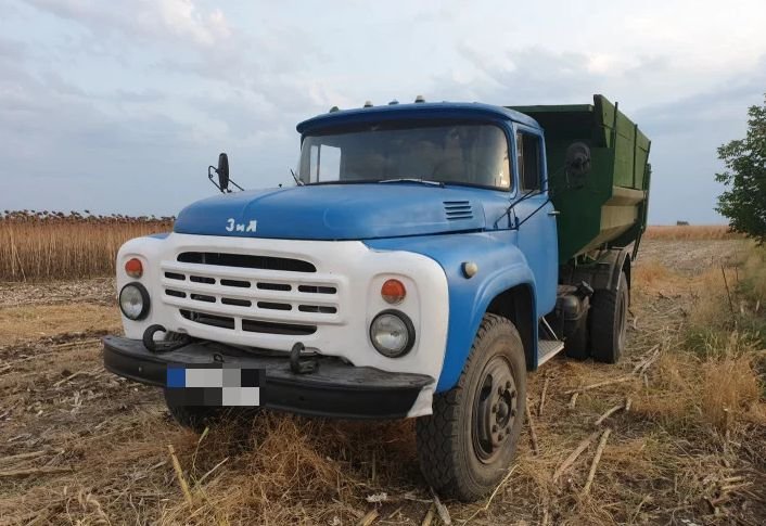 Спипаха наглец в Сливенско, юркал ЗИЛ без книжка