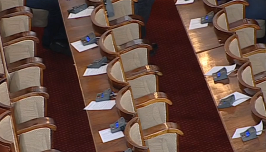 Френското предложение за Северна Македония влиза в пленарната зала