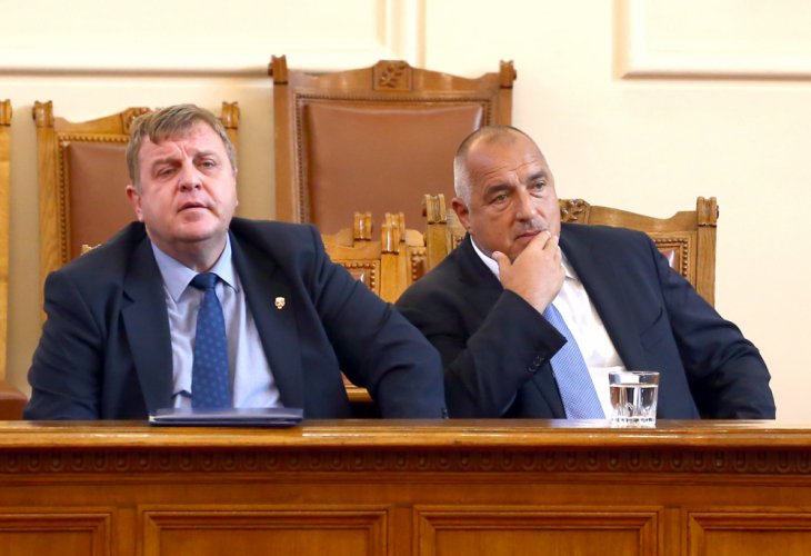 Каракачанов гневно: Време е за национална революция. Казах на Борисов, че големият държавник жертва себе си за родината. Подлецът жертва държавата