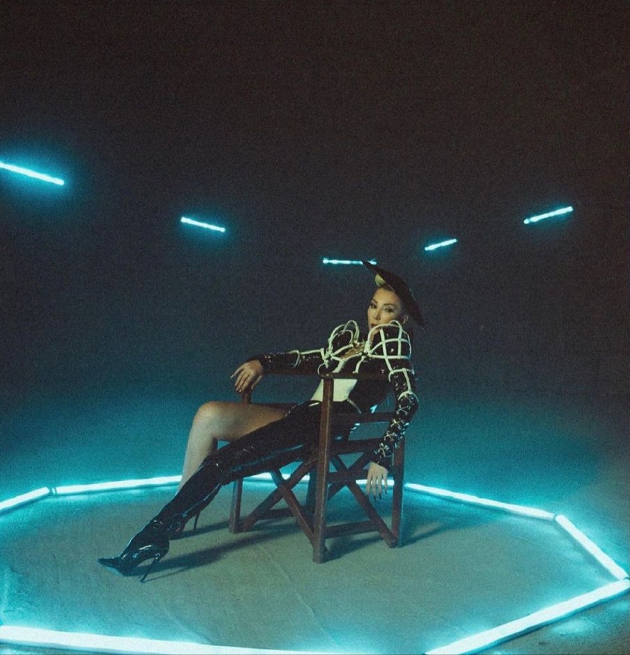 Българският дизайнер Фатих Осман облече турска поп дива (ВИДЕО)