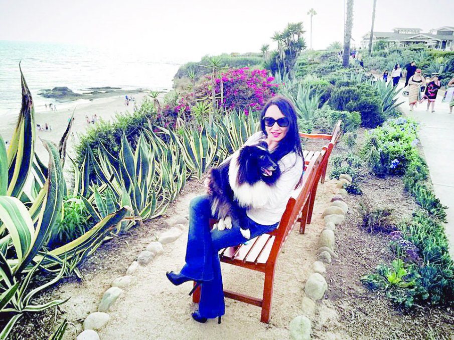 САМО В ПИК И РЕТРО: Бившата жена на Бойко Борисов се прибра от Щатите (Снимки)