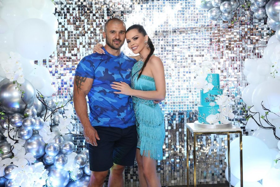 Специална напитка за рождения ден на щерката на Преслава (СНИМКИ)