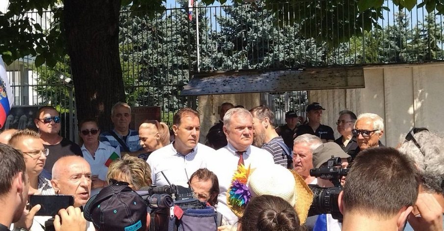 Румен Петков съветва: Двете ноти на България и на Русия да не бъдат довеждани до крайната си фаза