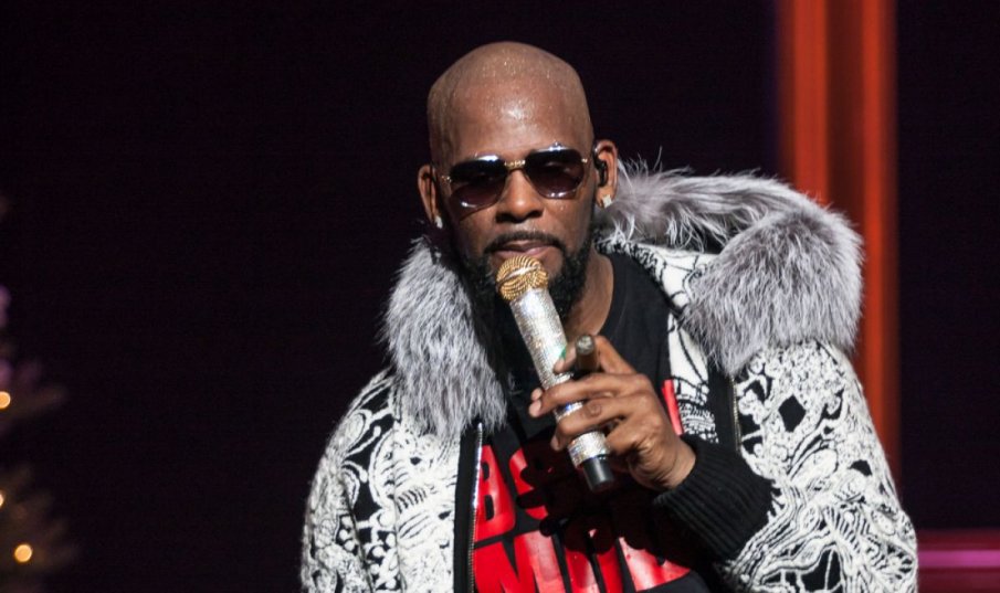 Осъдиха рапъра Ар Кели на 30 години затвор