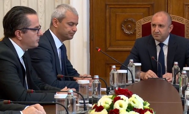 Костадинов и Възраждане най-нахъсани за нови избори на срещата при Румен Радев: Колкото по-скоро, толкова по-добре (ВИДЕО)