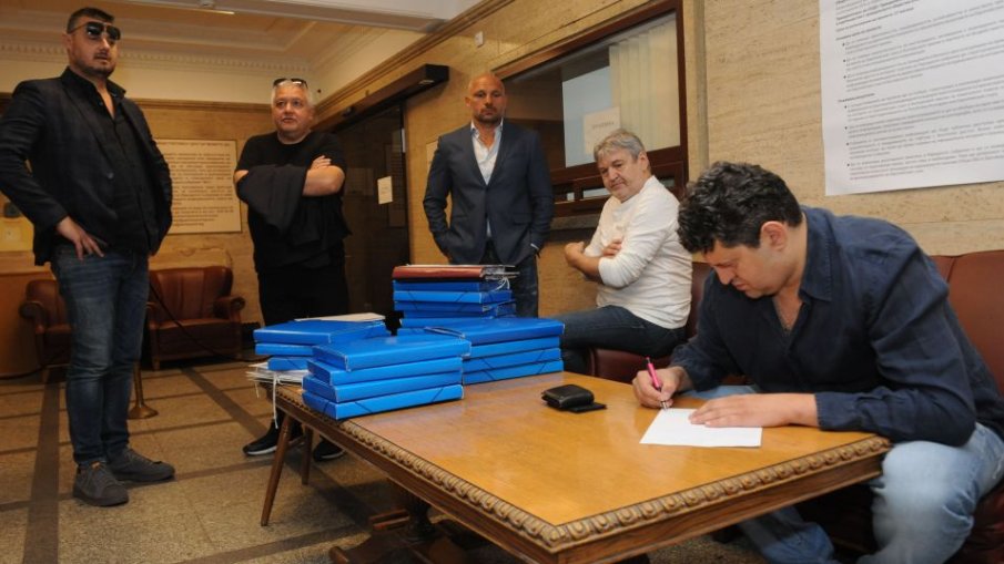 Бареков: Де са Иречек и Алеко да ги опишат тези галоши!