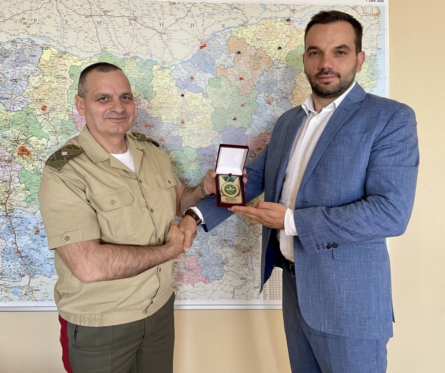 „Ромпетрол България“ дари 10 000 литра горива на Българската армия за превоза на бежанците