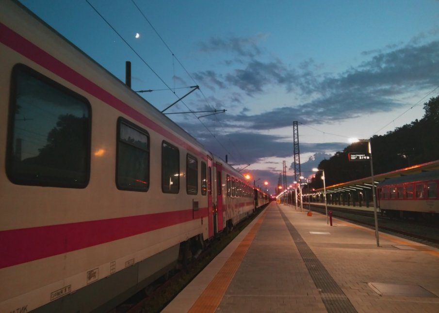 Два допълнителни нощни влака за Бургас ще пътуват през летния сезон (РАЗПИСАНИЕ)