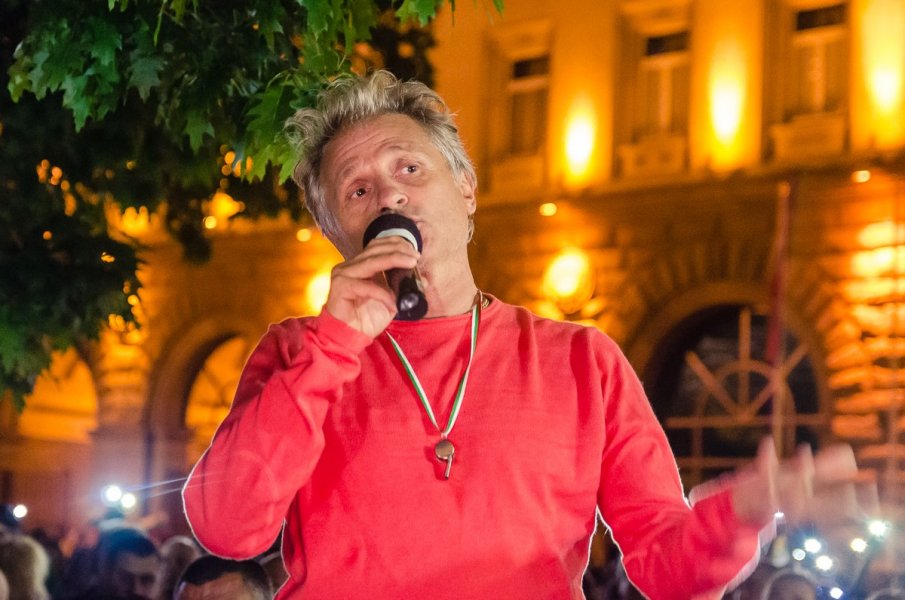 Къци изуми Фейсбук с тази СНИМКА