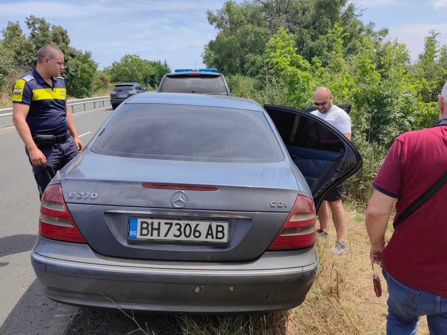 НА ГРАНИЦАТА Е ПАНАИР: Задържаха каналджия след гонка с полицията